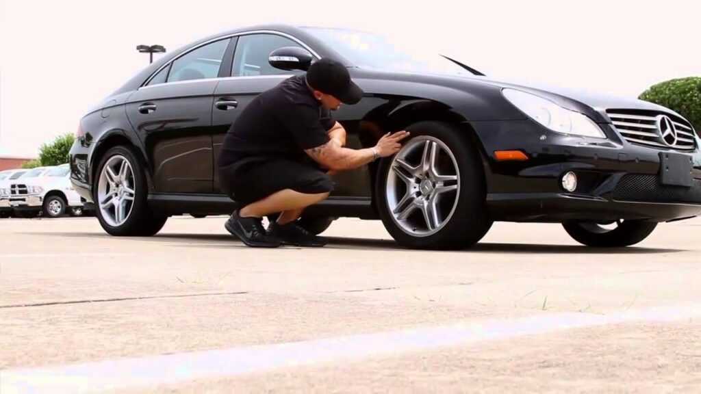 الكشف على سيارة مستعملة