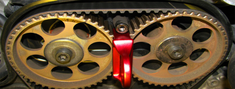 Large علامات تشير الى تلف سير الكاتينة في السيارة ومتي ي