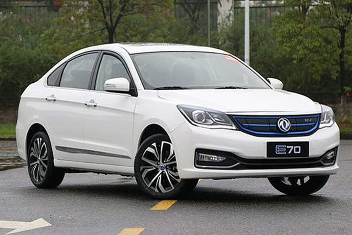 سيارة كهربائية E70 2