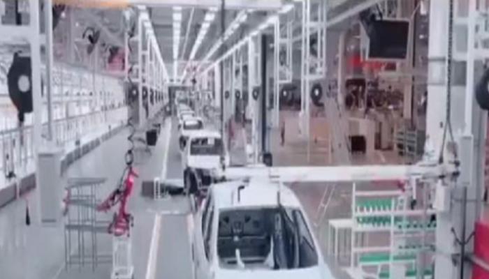 سيارة كهربائية E70 5