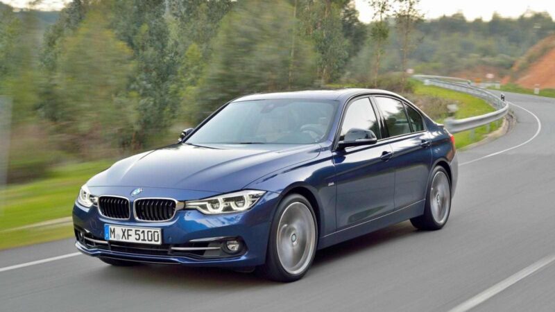  مواصفات بي ام دبليو 320i