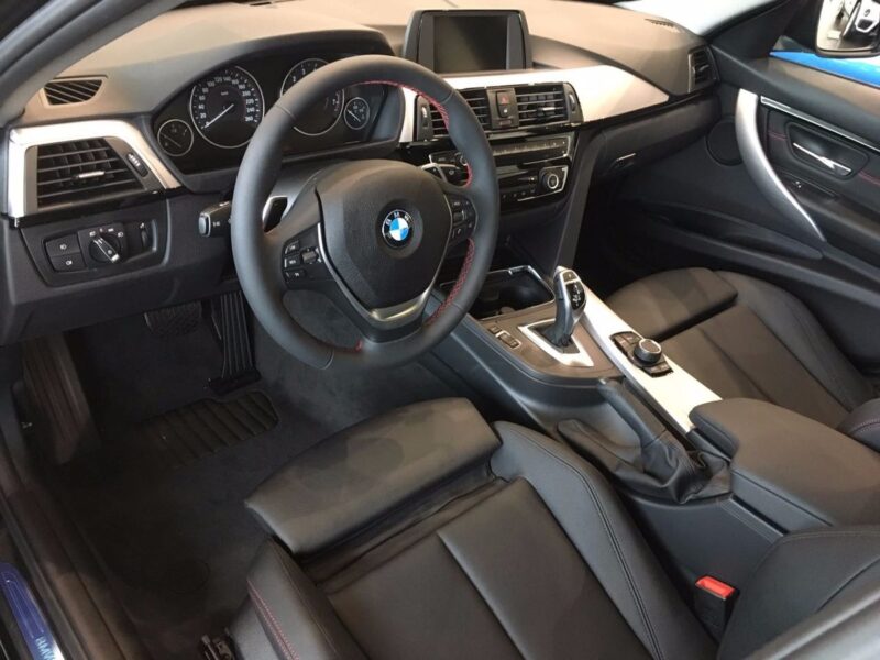  مواصفات بي ام دبليو 320i
