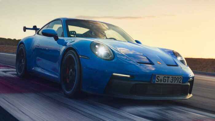 بورشه 911 GT3 موديل 2022 الجديدة كليا تظهر في ثوبها الأنيق 2 بورشه 911 GT3