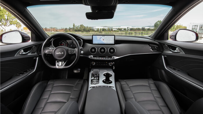 2022 Kia Stinger 23