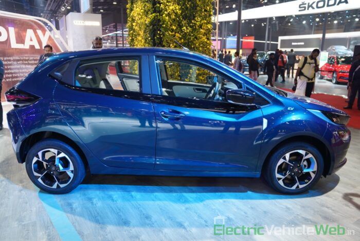 Tata Altroz EV side view 2 Auto Expo 2020