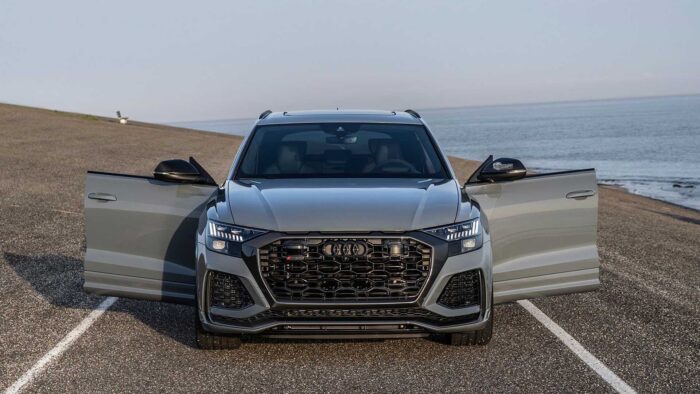 modified audi rs q8 is so loud it might scare the lamborghini urus 5