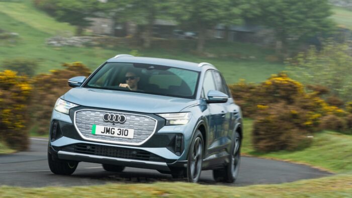 مراجعة Audi Q4 E-Tron 2021 الجديدة كليًا 7 Audi Q4 e tron 2021 review UK 18 1