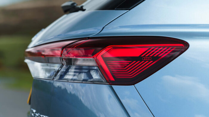 مراجعة Audi Q4 E-Tron 2021 الجديدة كليًا 6 Audi Q4 e tron 2021 review UK 4