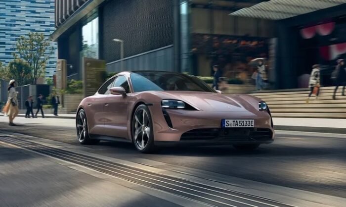 Porsche Taycan.