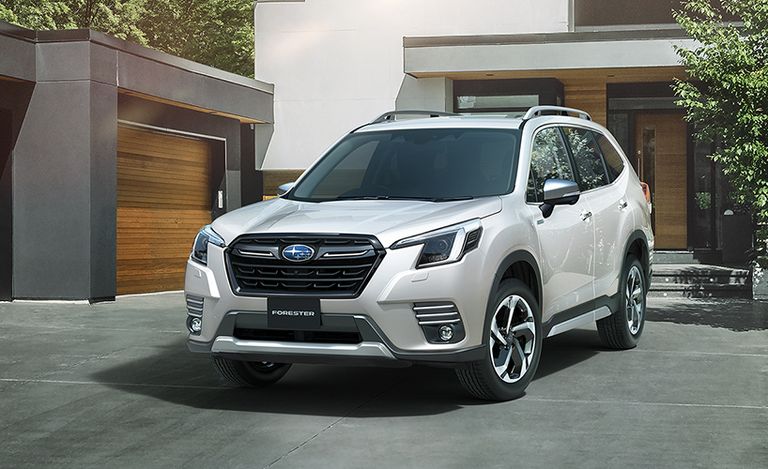 تقييم شامل سوبارو فورستر 2022 مميزات وعيوب وأسعار ومواصفات 6 2022 subaru forester white japan front سوبارو فورستر 1