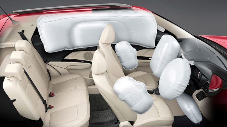 هكذا تطورت وسائل الأمان والسلامة في السيارة على مر السنين 4 An Image Of Airbags In A Car وسائل الأمان
