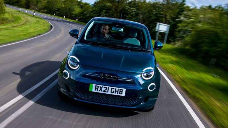 2021 Fiat 500e: جديدة كليًا، وكهربائية بالكامل وأفضل بكثير من ذي قبل 7 Fiat 500e