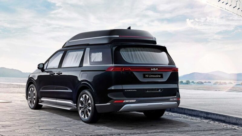 kia carnival hilimousine 4 كيا كرنفال