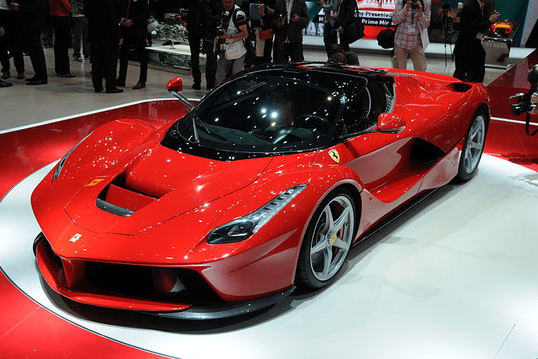 سيارة فيراري GTB 296
