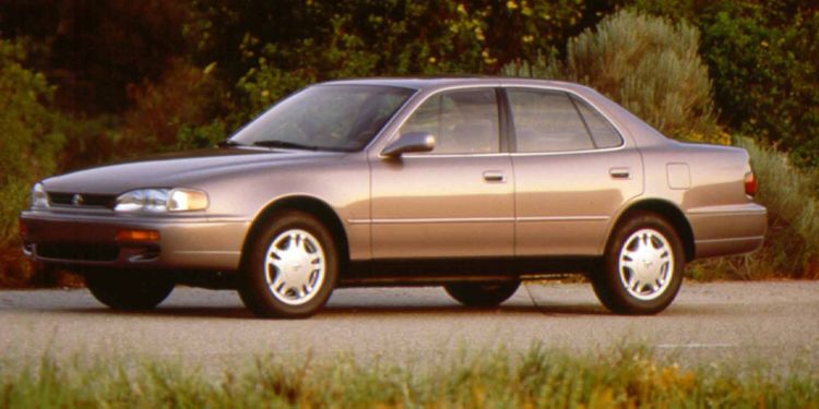 إليكم سبب احتفاظ تويوتا كامري بقيمتها بشكل جيد 6 1996 Toyota Camry 1 تويوتا كامري