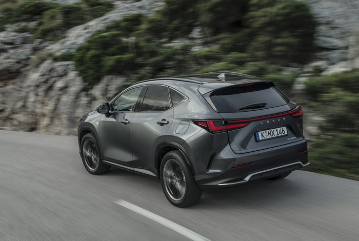 تقييم شامل 2022 Lexus NX مميزات وعيوب ومواصفات واسعار 9 2022 Lexus NX 001