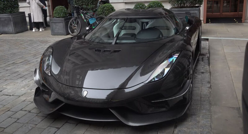 مواصفات سيارة كوينيجسينج ريجيرا الكربونية