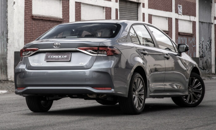 سعر تويوتا كورولا