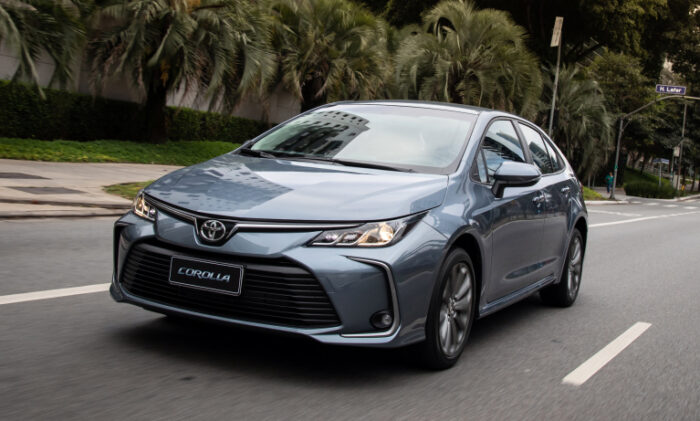 سعر تويوتا كورولا