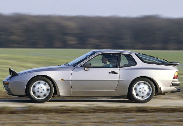 1988 Porsche 944 Turbo سيارات رخيصة سريعة 150 ميلا