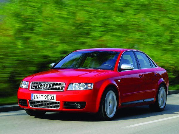 2003 Audi S4 سيارات رخيصة سريعة 150 ميلا