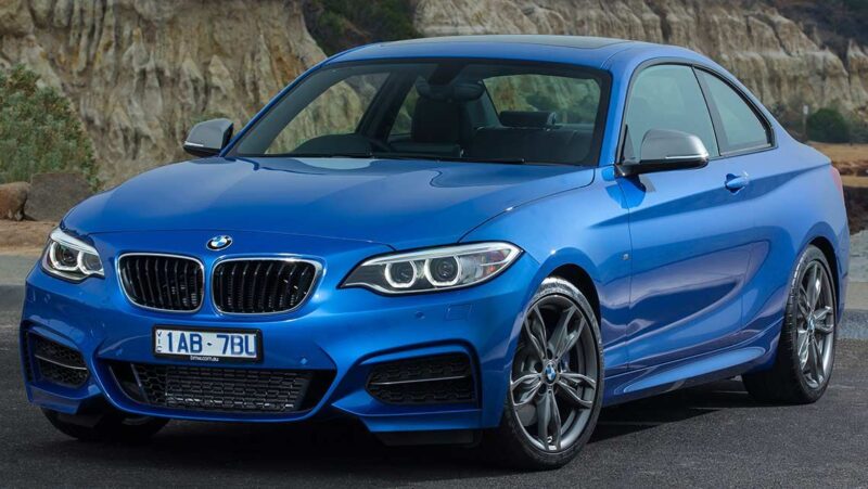 bmw m235i السيارات الرياضية ذات الدفع الخلفي