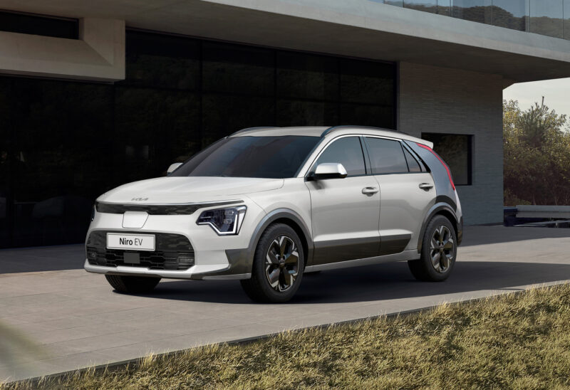 سيارة كيا نيرو 2023