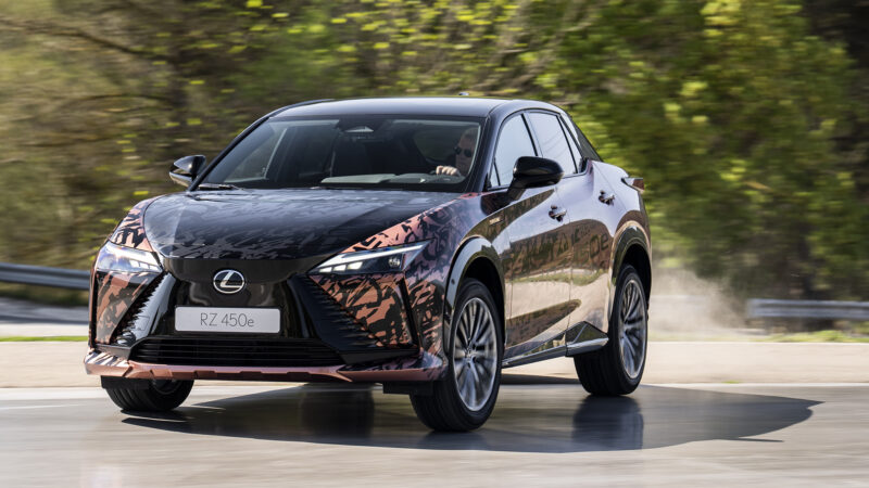 مراجعة النظرة الأولي لنموذج 2023 Lexus RZ450e أول مركبة كهربائية لكزس 20 2023 Lexus RZ450e 015 1