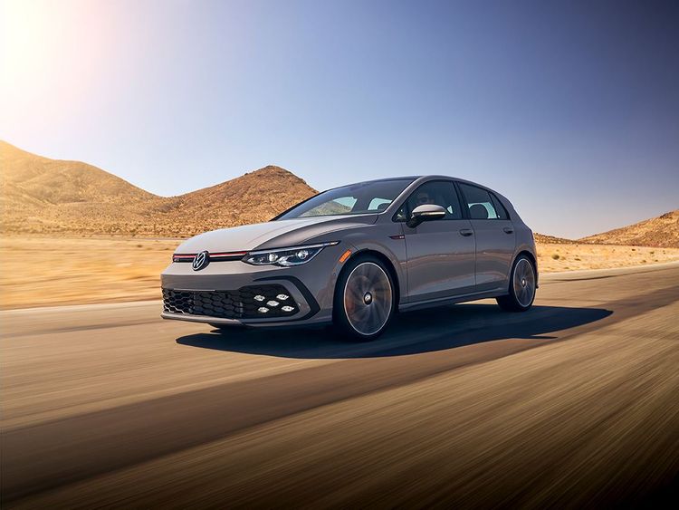 أفضل 10 سيارات رياضية اقتصادية في السوق في عام 2022 16 VW NGW6 Showroom GolfGTI سيارات رياضية إقتصادية