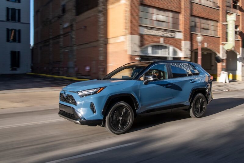 سعر ومواصفات تويوتا راف فور هايبرد 2022 6 RAV4 2022