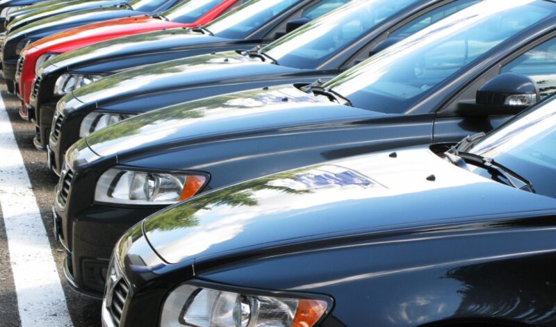 تاجير السيارات في دبي.