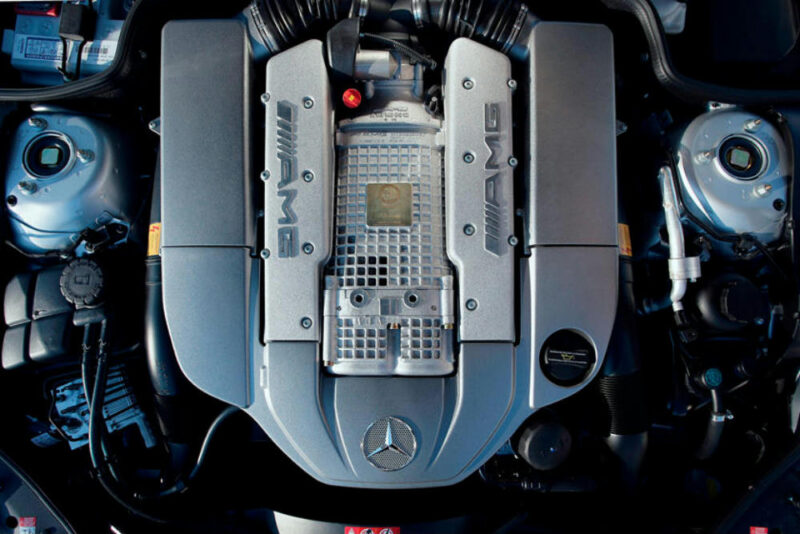 السوبر تشارجر الفائق