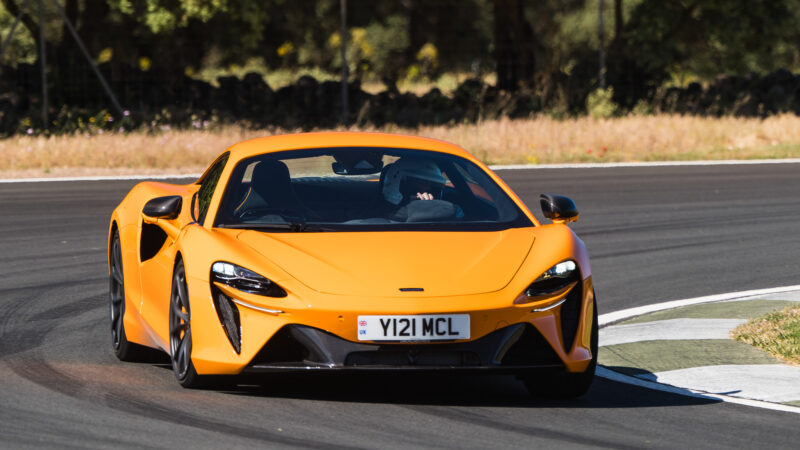 ارتورا 2023 McLaren Artura 16