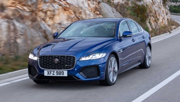 إحذر أسوأ قيم إعادة البيع للسيارات .. هذه 20 سيارة ينهار سعرها خلال خمس سنوات 20 2023 Jaguar FX أسوأ قيم إعادة البيع للسيارات