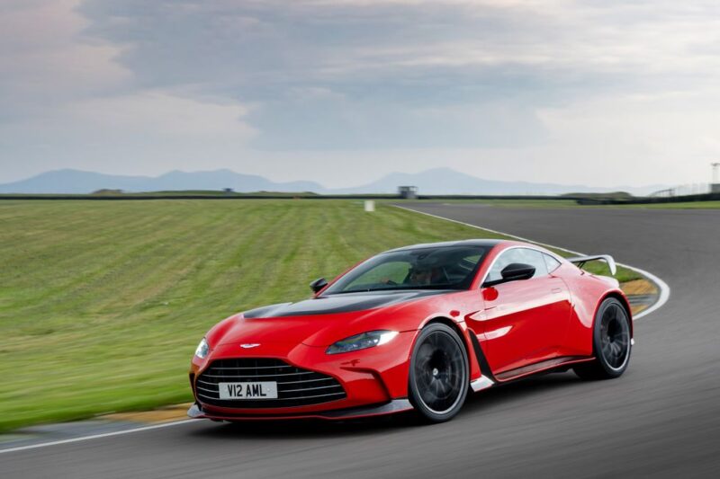 023 أستون مارتن فانتاج 2023 Aston Martin Vantage