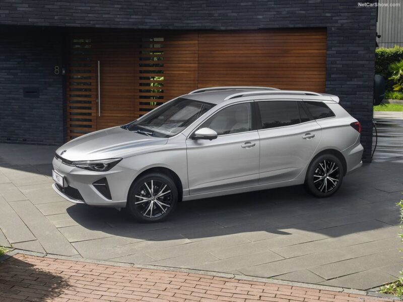 01 2023 MG5 EV إم جي 5 الكهربائية