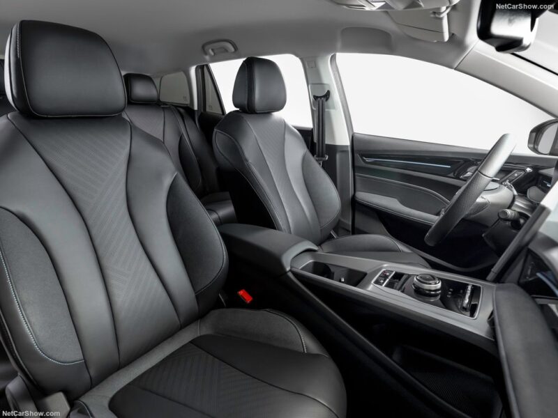 037 2023 MG5 EV إم جي 5 الكهربائية