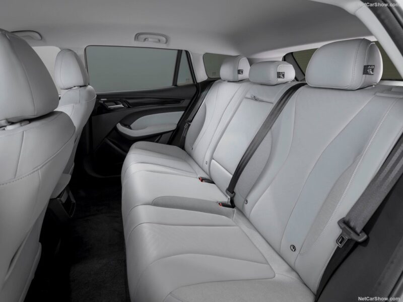 038 2023 MG5 EV إم جي 5 الكهربائية