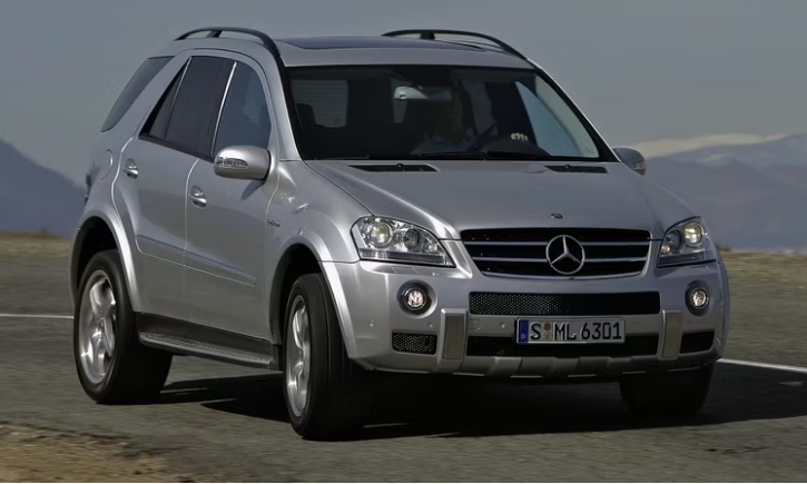 2009 Mercedes Benz ML63 AMG أسرع سيارات الدفع الرباعي SUV
