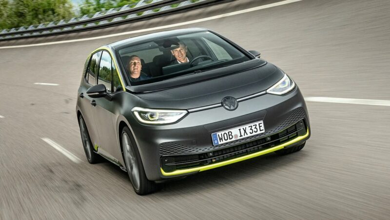 VW ID.3 GTX 2023 facelift أفضل سيارات تعليم القيادة