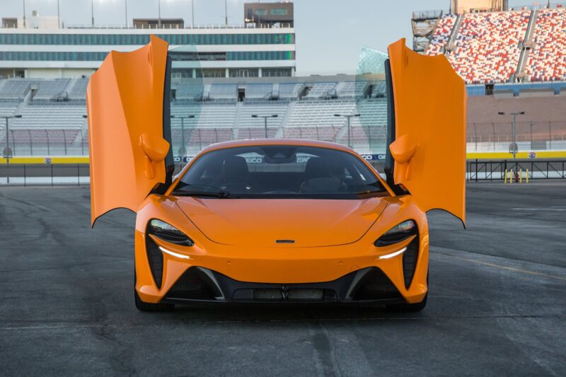 003 مكلارين أرتورا 2023 McLaren Artura 1