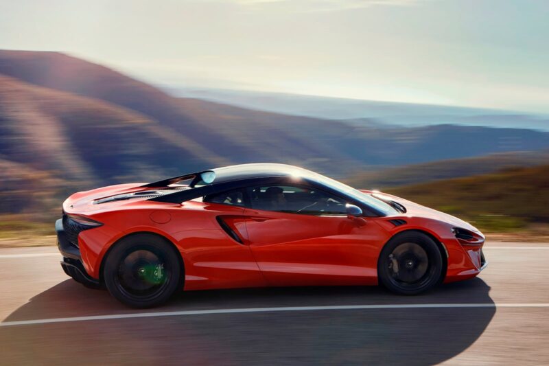 026 مكلارين أرتورا 2023 McLaren Artura