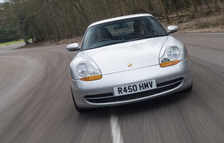 2010 Porsche 911 996 سيارات رياضية ألمانية ستفلسك بفواتير الصيانة والإصلاح 1