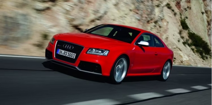 2011 Audi RS5 سيارات رياضية ألمانية ستفلسك بفواتير الصيانة والإصلاح 0