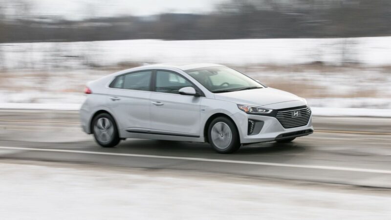 2019 Hyundai Ioniq أفضل السيارات الكهربائية المستعملة