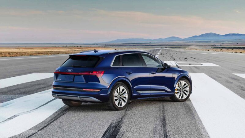 10 2022 Audi e tron أغلى تكاليف صيانة وإصلاح السيارات الكهربائية 0