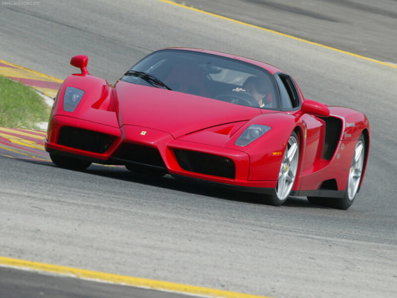 2002 Ferrari Enzo أفضل السيارات الرياضية الخارقة