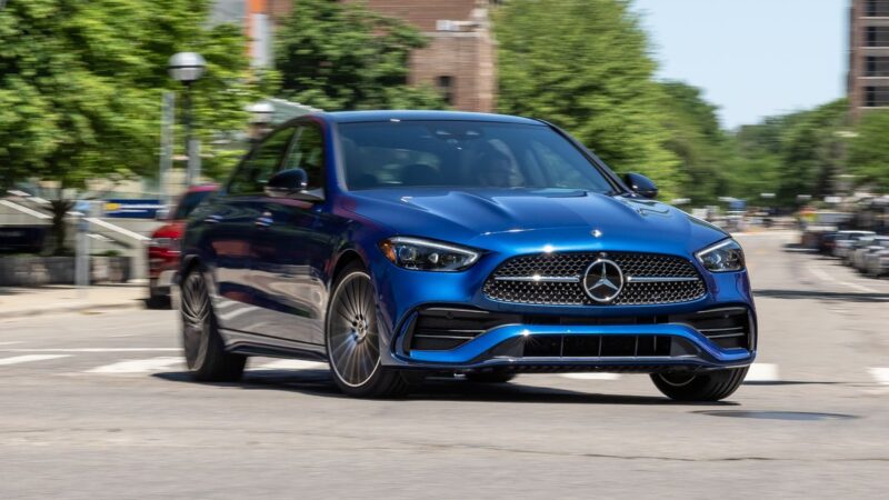 2023 Mercedes Benz C Class أفضل السيارات التنفيذية