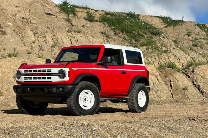 سيارات الدفع الرباعي SUV التي تستحق الانتظار: الطرازات الجديدة والمعاد تصميمها فقط لعام 2023 3 2023 ford bronco heritage edition in race red 101 1660224575