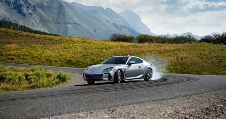 Subaru BRZ أفضل السيارات الرياضية اليابانية